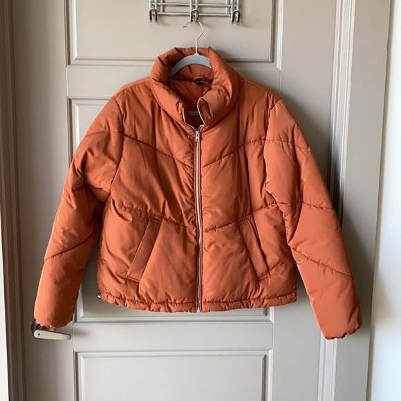 H&M Jackets & Blazers - H&M Puffer Jacker Small